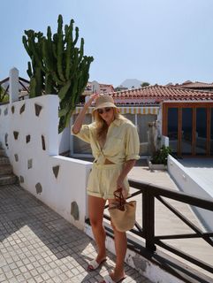 Zora Hejdová feet photo 3