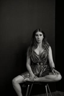 Zosia Mamet feet photo 8