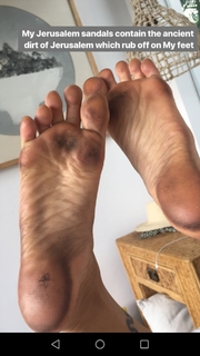 Zosia Mamet feet photo 10