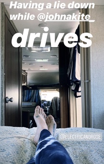 Zosia Mamet feet photo 8