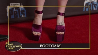 Zosia Mamet feet photo 12