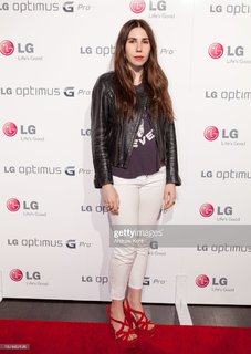 Zosia Mamet feet photo 1