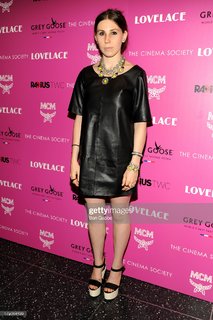 Zosia Mamet feet photo 20