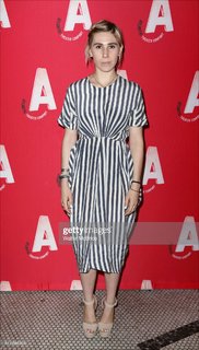 Zosia Mamet feet photo 17