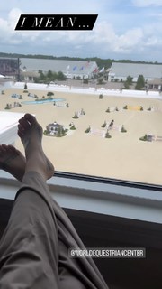 Zosia Mamet feet photo 11
