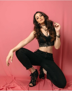 Zoya Afroz feet photo 16