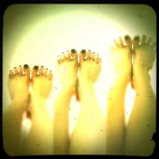 Zoya Berber feet photo thumbnail
