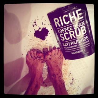 Zoya Berber feet photo thumbnail