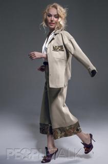 Zoya Berber feet photo thumbnail