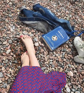 Zoya Berber feet photo thumbnail