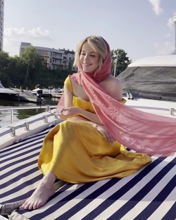 Zoya Berber feet photo thumbnail