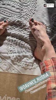 Zoya Berber feet photo thumbnail