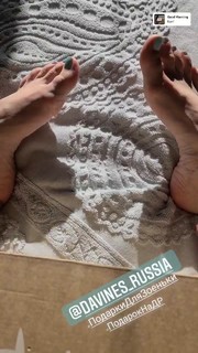 Zoya Berber feet photo thumbnail