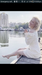 Zoya Berber feet photo thumbnail