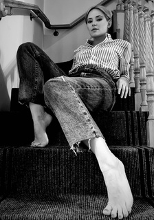 Zoya Berber feet photo thumbnail