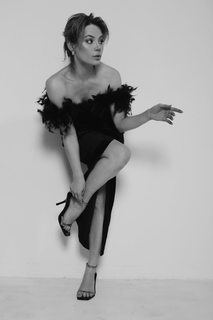 Zoya Berber feet photo thumbnail