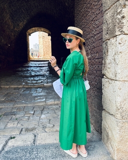 Zoya Berber feet photo thumbnail