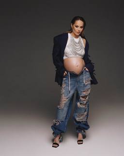 Zoya Berber feet photo thumbnail