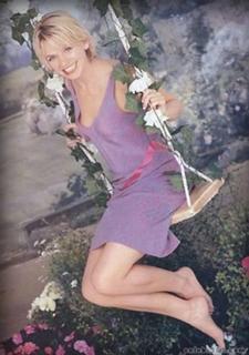 Zoë Ball feet photo 12