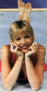 Zoë Ball feet photo 3
