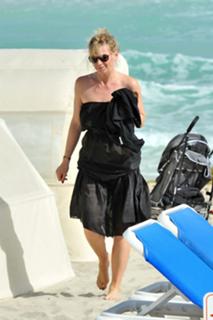Zoë Ball feet photo 19