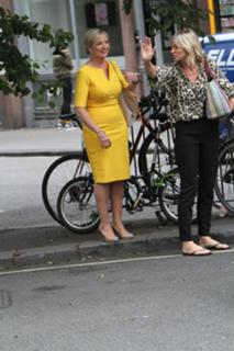Zoë Ball feet photo 17