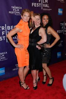 Zoë Bell feet photo thumbnail