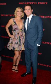 Zoë Bell feet photo thumbnail