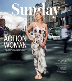 Zoë Bell feet photo thumbnail