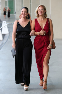 Zoë Bell feet photo thumbnail