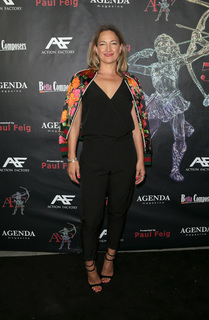 Zoë Bell feet photo thumbnail