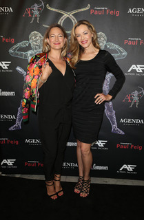 Zoë Bell feet photo thumbnail