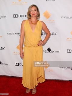 Zoë Bell feet photo thumbnail