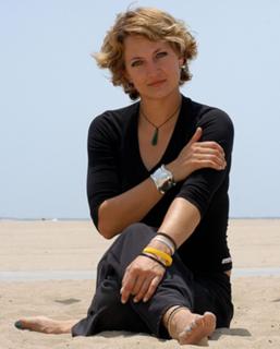 Zoë Bell feet photo thumbnail