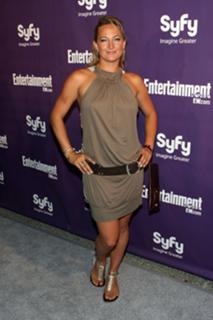 Zoë Bell feet photo thumbnail