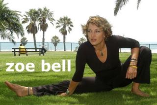 Zoë Bell feet photo thumbnail
