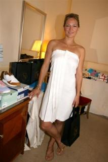 Zoë Bell feet photo thumbnail