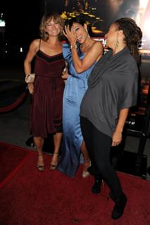 Zoë Bell feet photo thumbnail