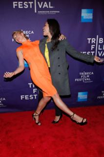 Zoë Bell feet photo thumbnail