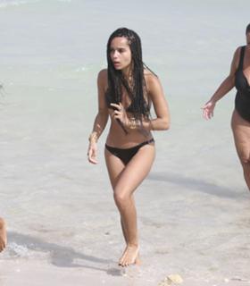 Zoë Kravitz feet photo thumbnail