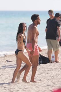 Zoë Kravitz feet photo thumbnail