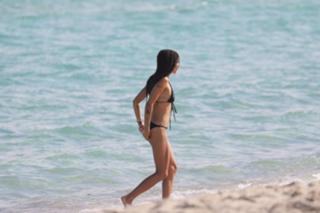 Zoë Kravitz feet photo thumbnail
