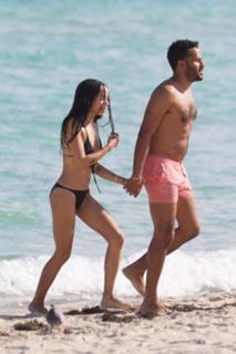 Zoë Kravitz feet photo thumbnail