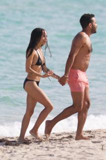 Zoë Kravitz feet photo thumbnail