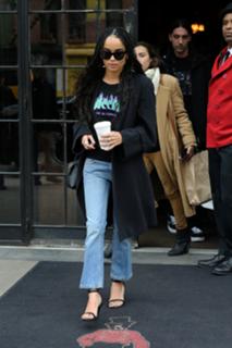 Zoë Kravitz feet photo thumbnail
