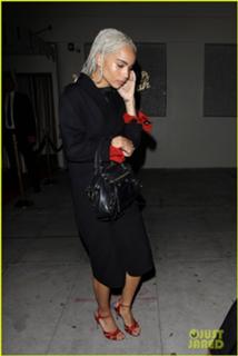 Zoë Kravitz feet photo thumbnail