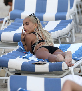 Zoë Kravitz feet photo thumbnail