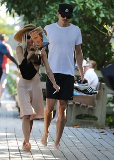Zoë Kravitz feet photo thumbnail