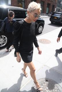 Zoë Kravitz feet photo thumbnail