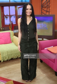 Zoë Kravitz feet photo thumbnail
